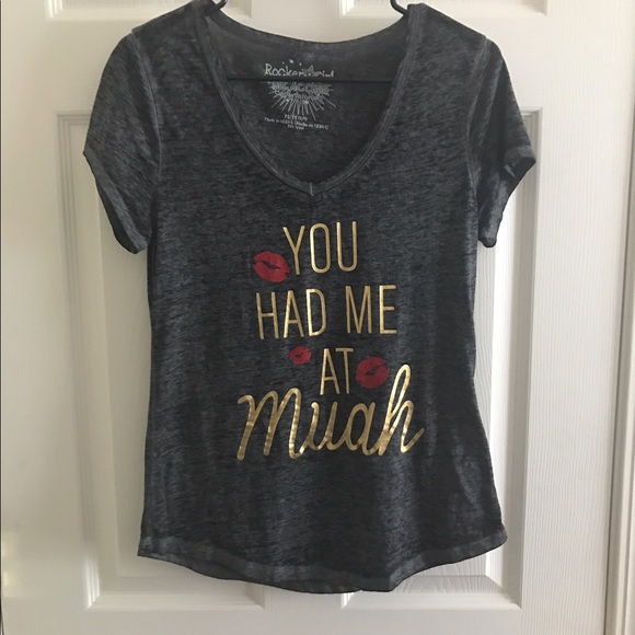 Rocker Girl Sz M Juniors T-Shirt V-Neck Dark Gray NWOT “You had me at muah” - Picture 2 of 8